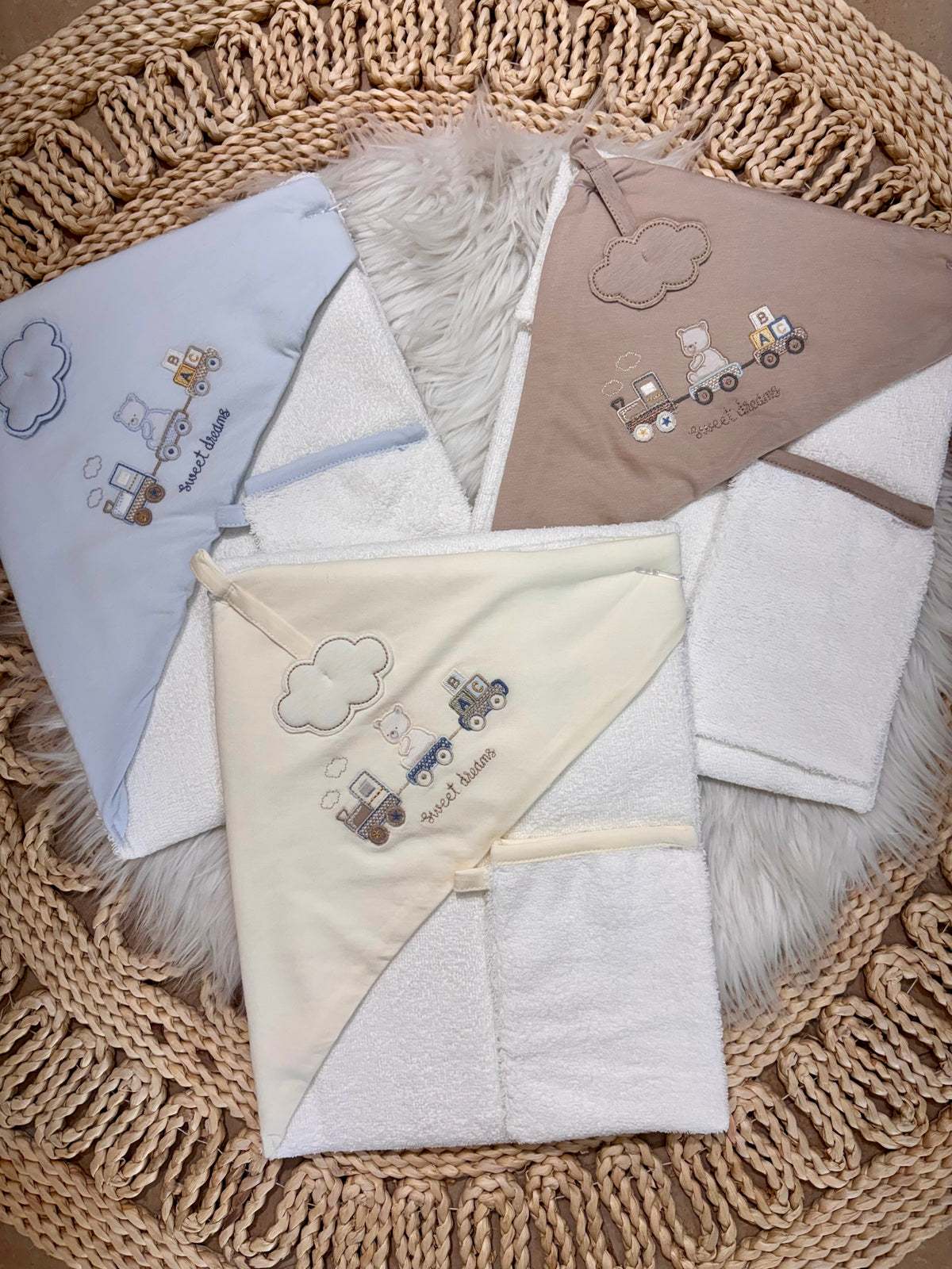 Caramell-Hooded Bath Towel With Glove