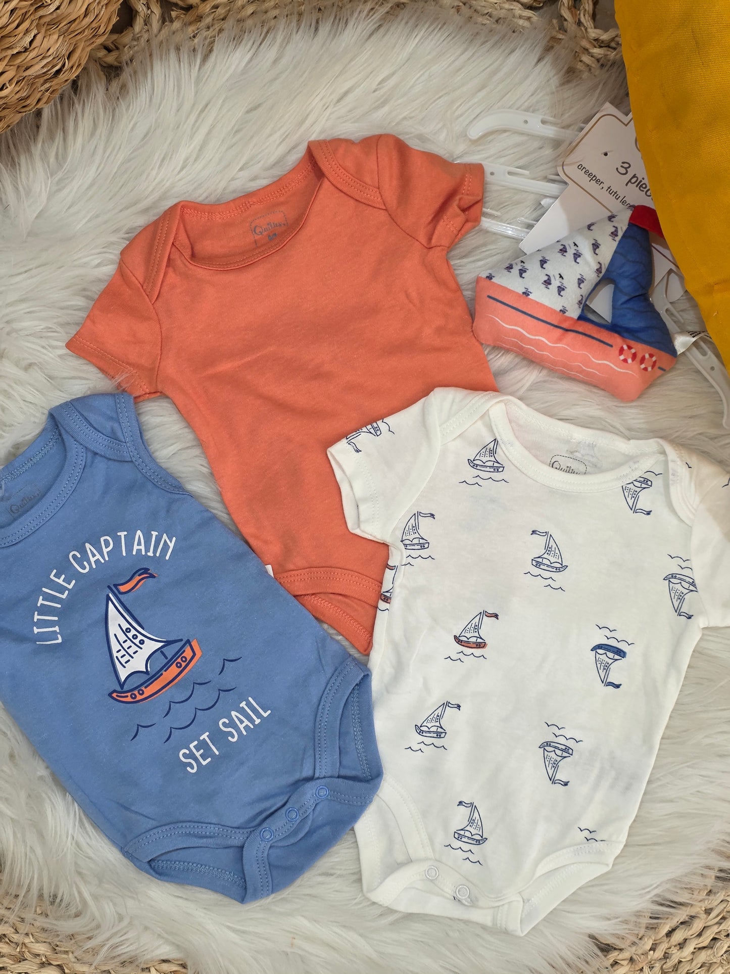TinyDino-Boat Bodies Set of 3 Pcs with a Toy