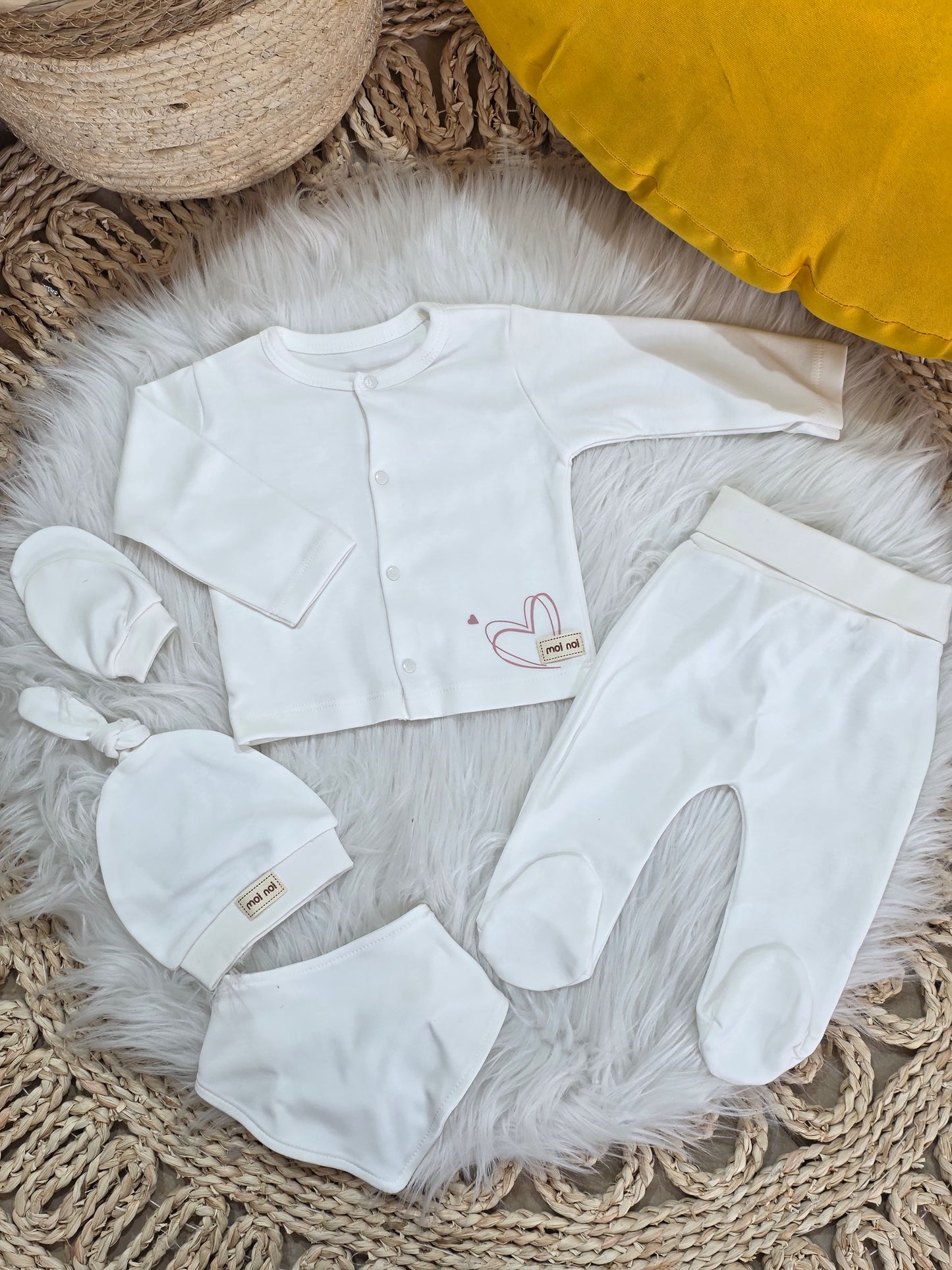 MoiNoi-Newborn Heart Cotton Set of 5 Pcs